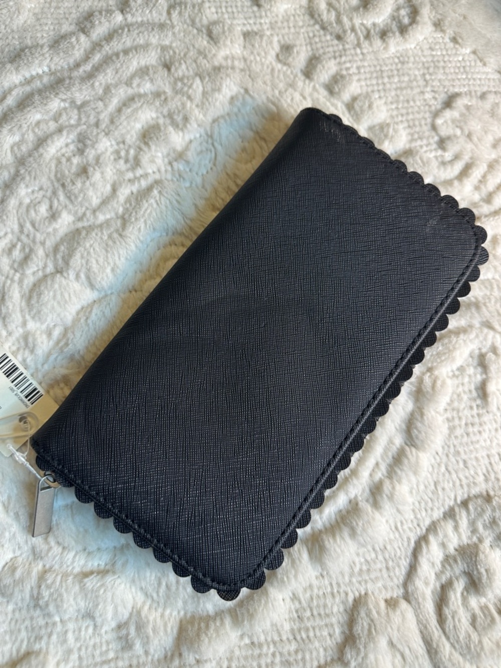 Aeropostale Black Zip Wallet with Silver Hardware - Picture 2 of 7